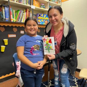 Kirschen Christmas 2022 - Jaylene & Chantal with Christmas Card